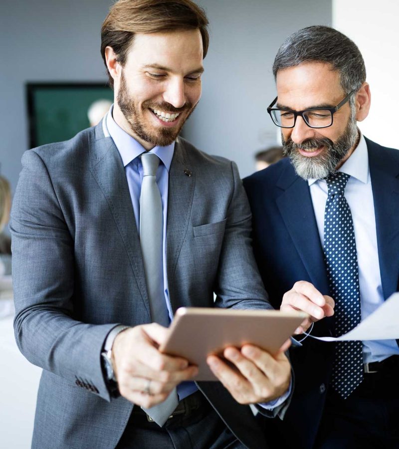 creative-business-people-working-on-business-proje-JZGX2A8.jpg